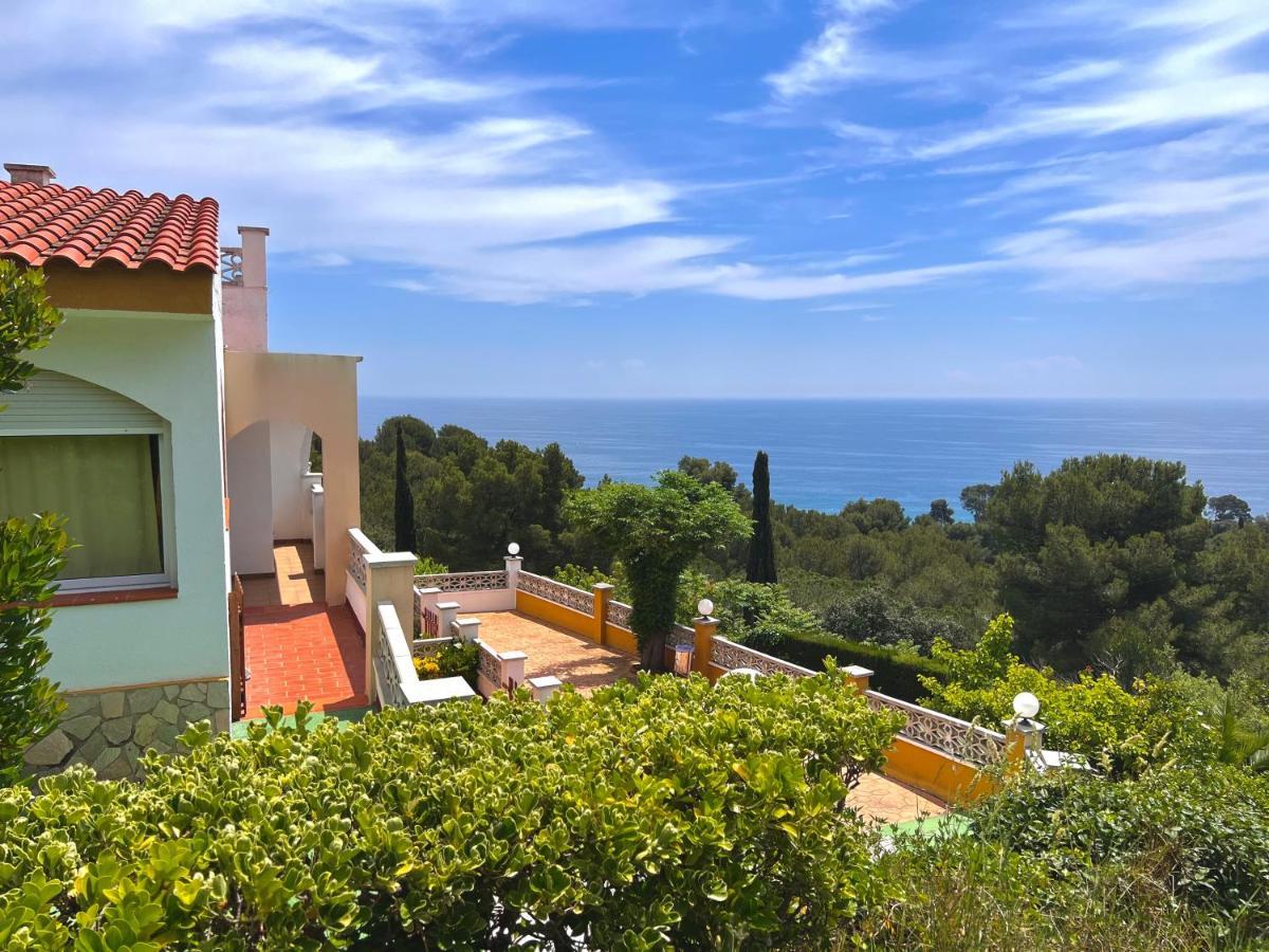 Apartamentos Famara Lloret de Mar Exterior photo