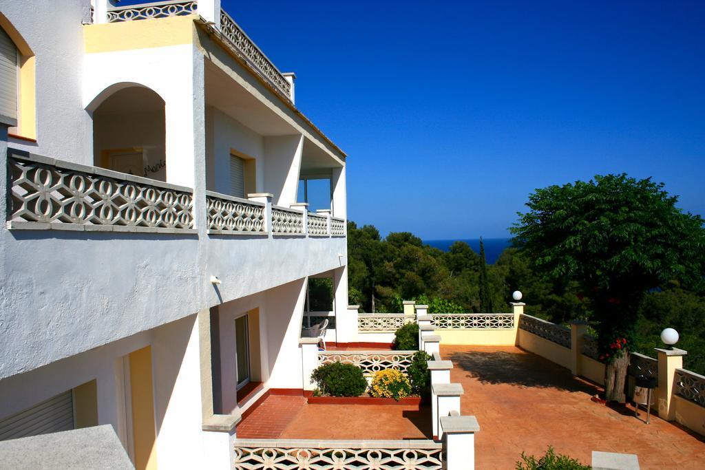 Apartamentos Famara Lloret de Mar Exterior photo